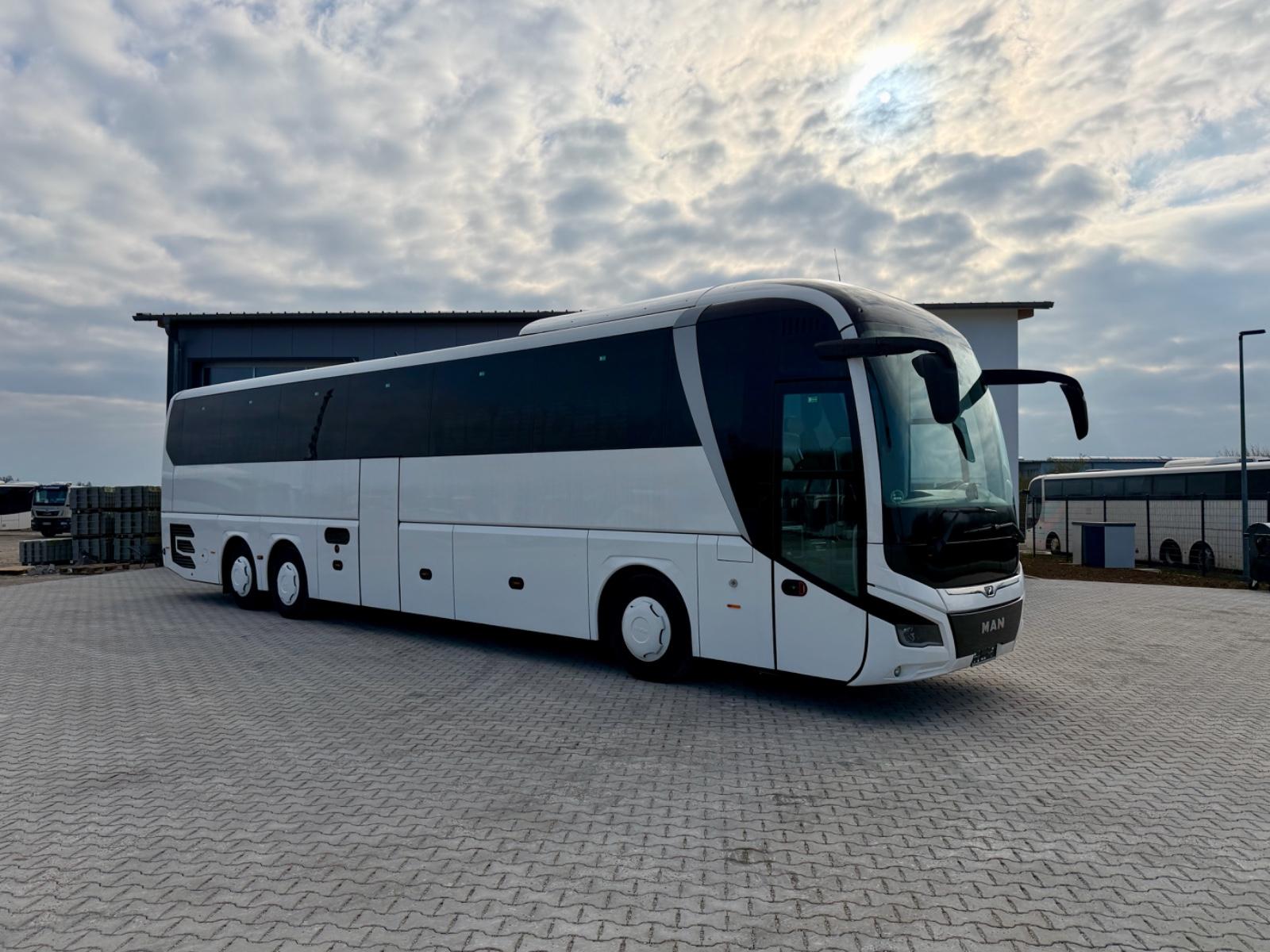 MAN R08 Lion´s Coach