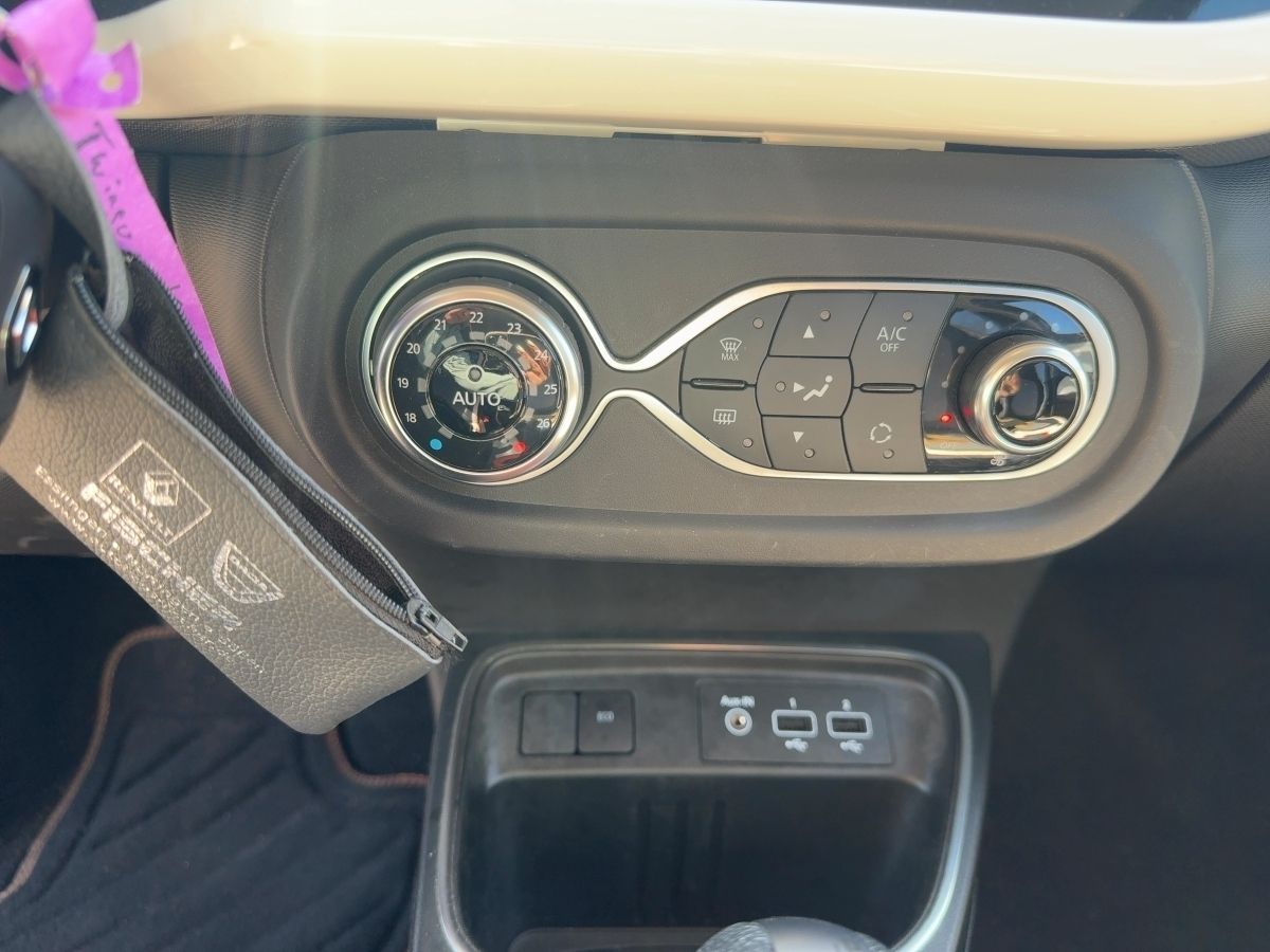 Fahrzeugabbildung Renault Twingo Electric VIBES Navi SHZ Kamera