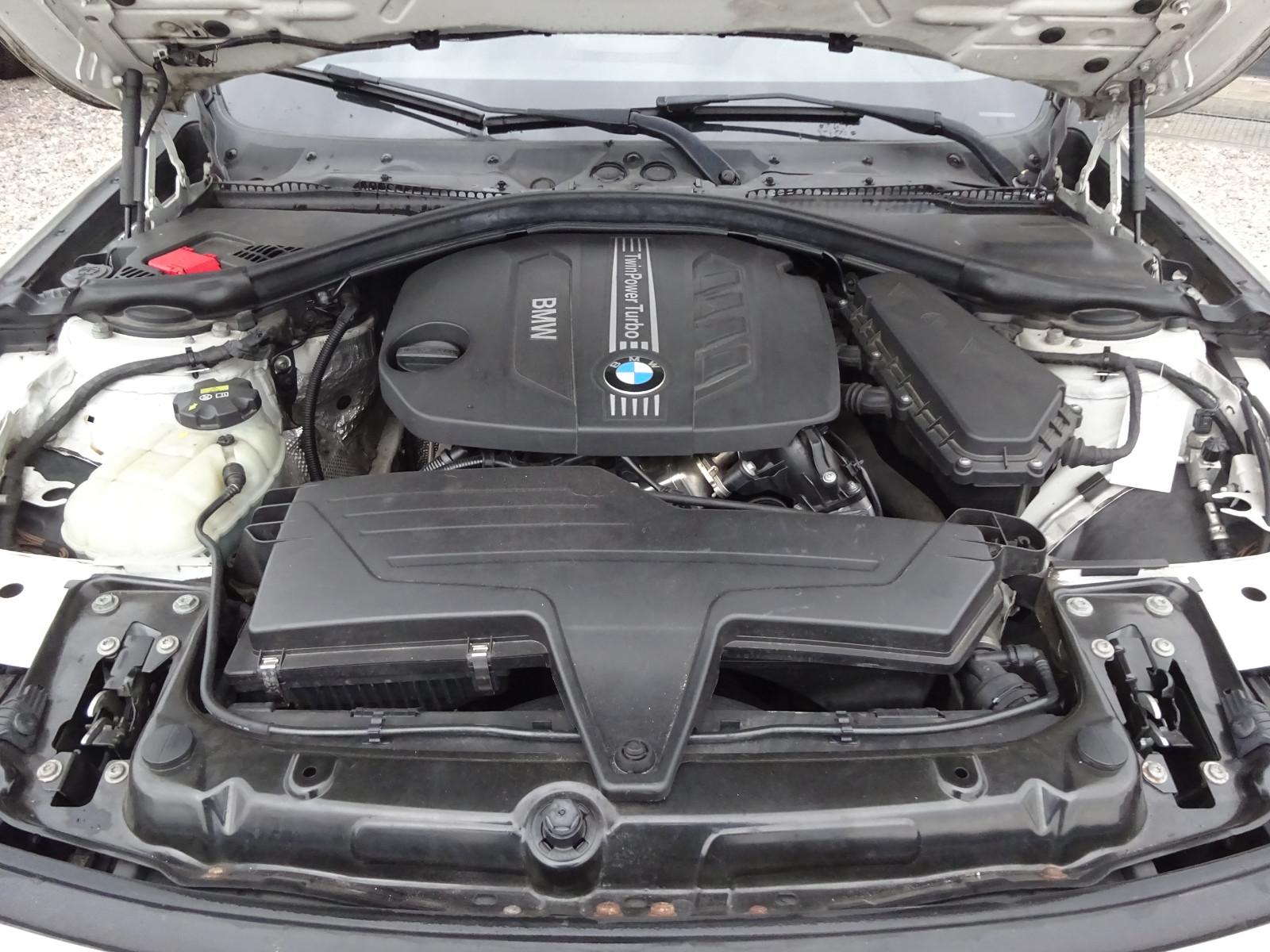 BMW 318 2014 — photo 16