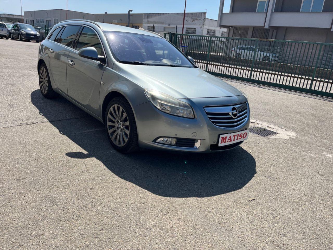 Opel Insignia 2010 — rear view