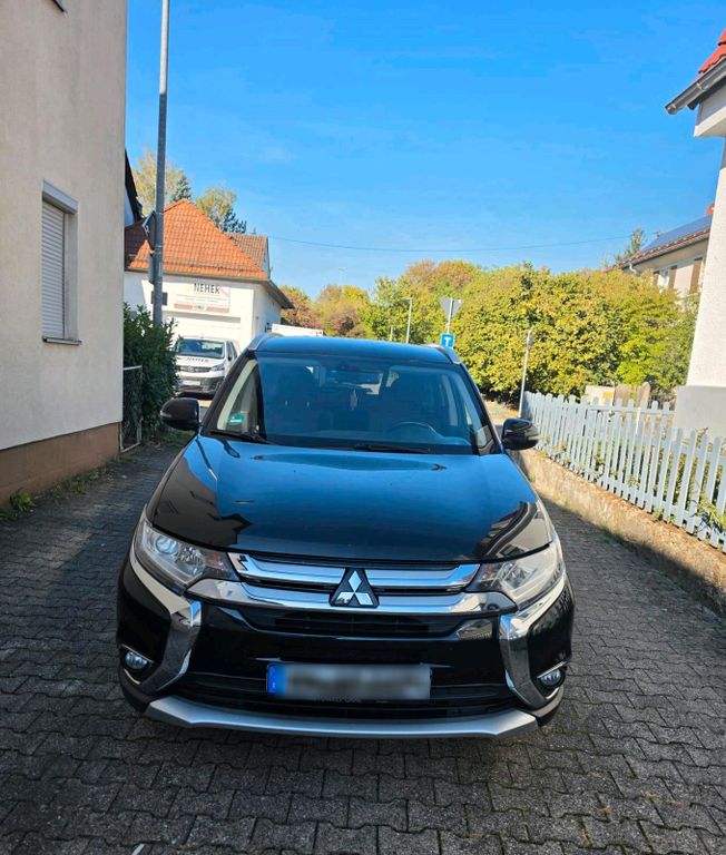 Image of Mitsubishi Outlander