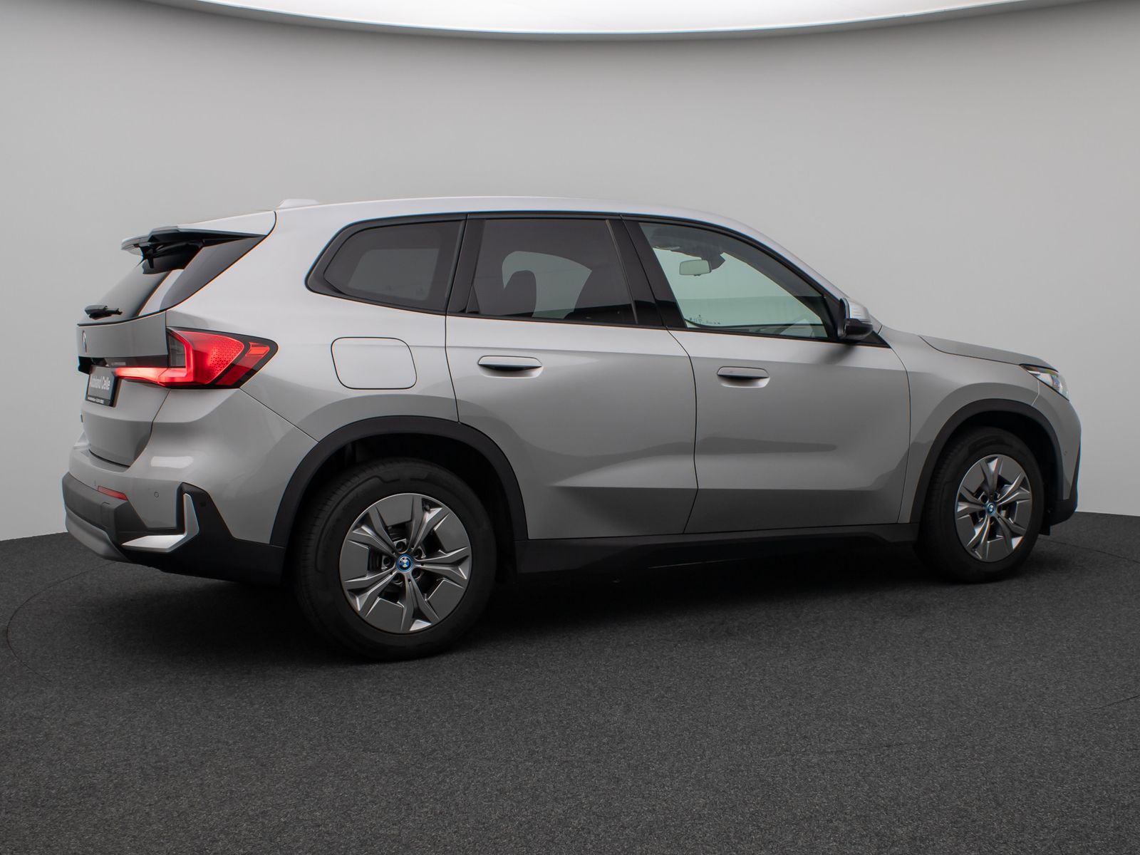 Fahrzeugabbildung BMW iX1 eD20 Kamera DAB Fernlichtassis Komfort Sport