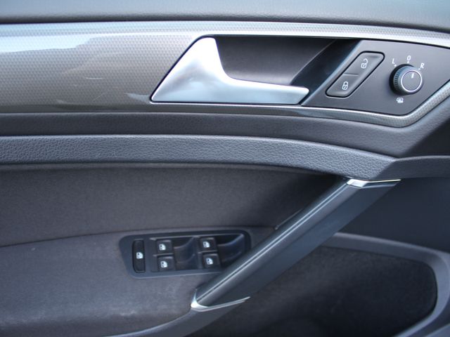 Golf VII 1.4 TSI R-Line Navi*PDC v+h*18"Alu