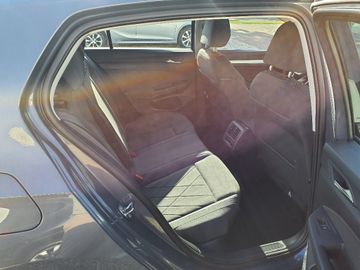 Bild 8 VW Golf VIII Life eTSI - NAVI,PANO,R.KAMERA,ACC