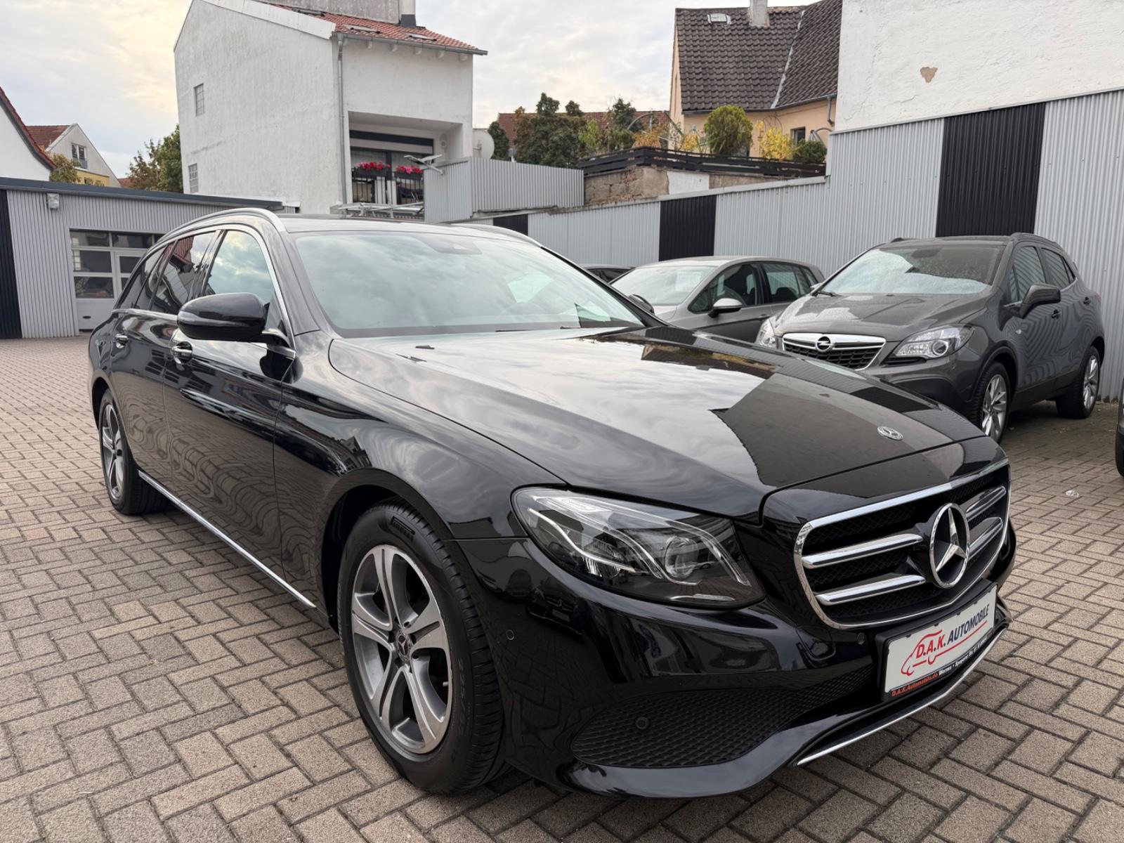 Mercedes-Benz E 220 D T-Modell 4Matic 109TKM+R.Kam+Ambiente
