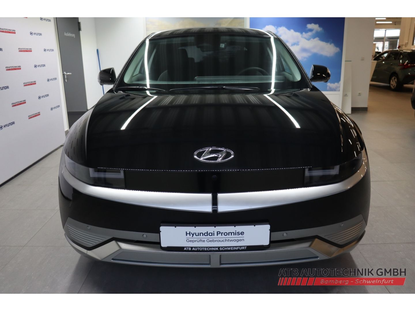 Fahrzeugabbildung Hyundai IONIQ 5 Uniq SOH 100% 4WD 77,4 kWh Relax-Paket 2