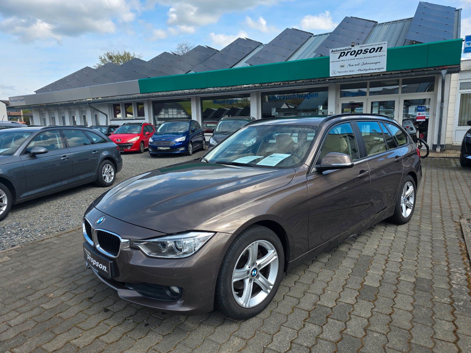 BMW 316d Touring PANO LEDER NAVI