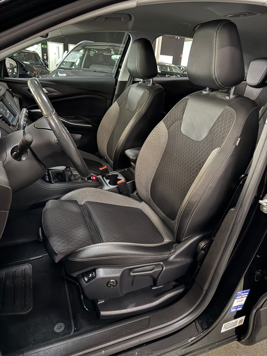 Fahrzeugabbildung Opel Grandland (X) SPORTPAKET & DESIGN LINE AHK LED+