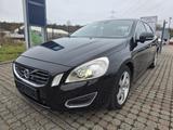 Volvo S60 Lim. Summum,Navi,Kamera,Bi-Xenon,Leder - Volvo S60 Summum mit Diesel-Antrieb