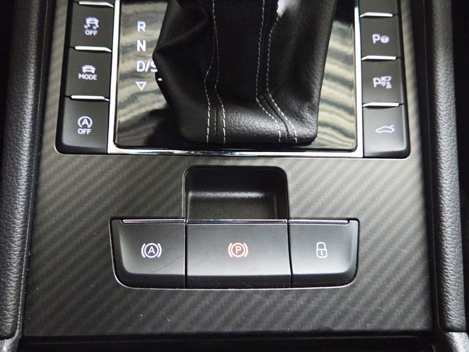 SKODA Superb — zdjęcie 18