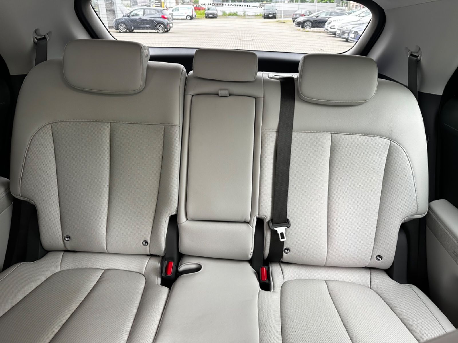 Fahrzeugabbildung Hyundai IONIQ 5 2WD 72,6 kWh UNIQ-Paket 20" LEDER SOFORT