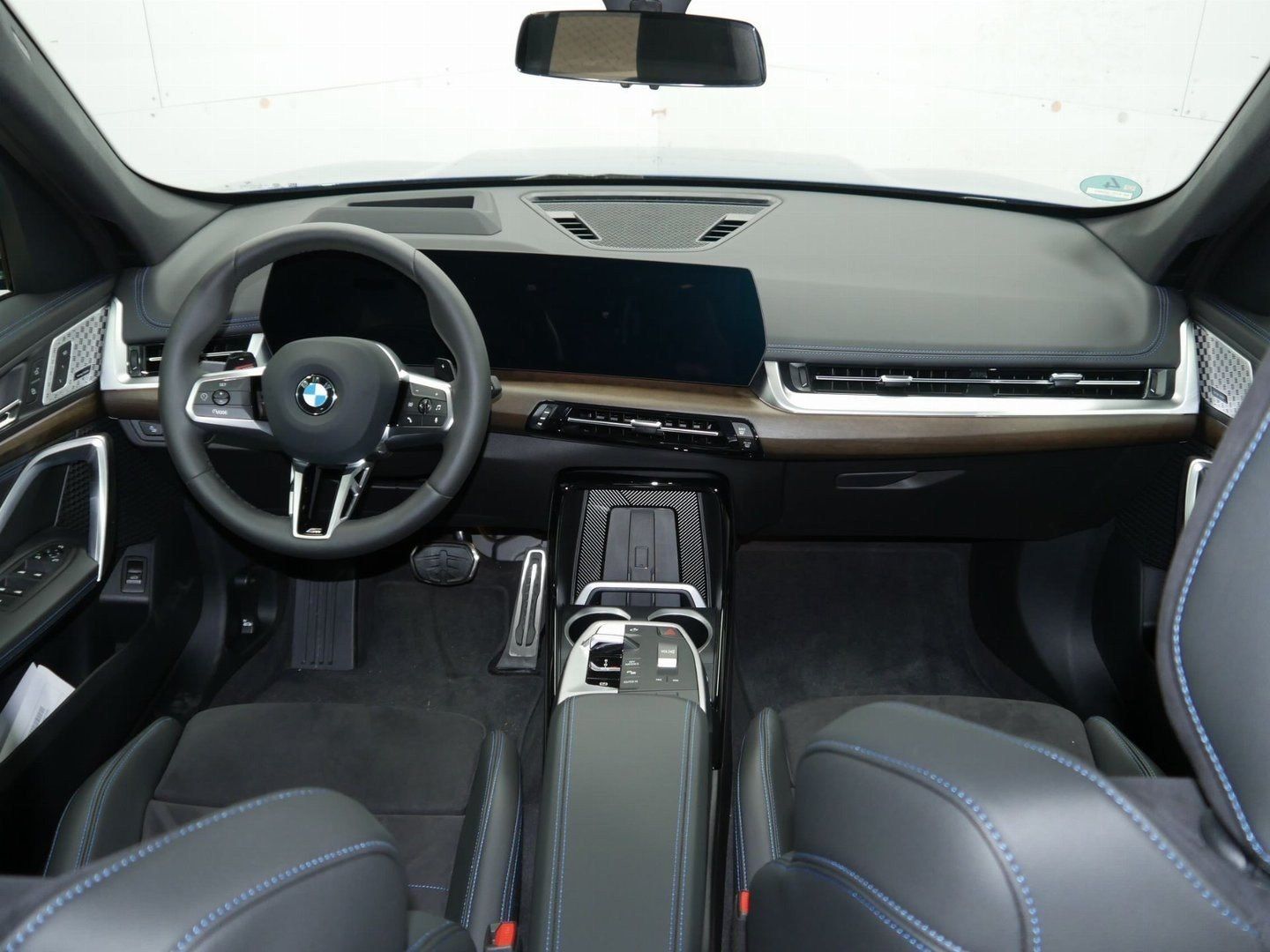 Fahrzeugabbildung BMW X1 sDrive20i | M-Sportpaket | Panorama-Glasdach