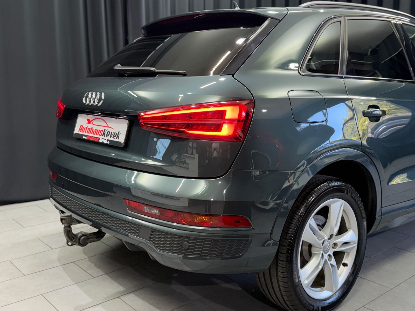 Fahrzeugabbildung Audi Q3 sport|S-Line|S-Tronic|AHK|NAVI|AUTOMATIK