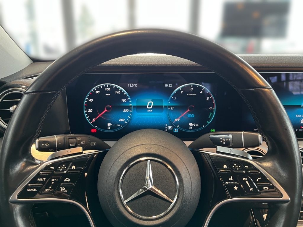 Fahrzeugabbildung Mercedes-Benz E 300 deT 4M AMG AHK Distronic+ Pano HUD LED 360