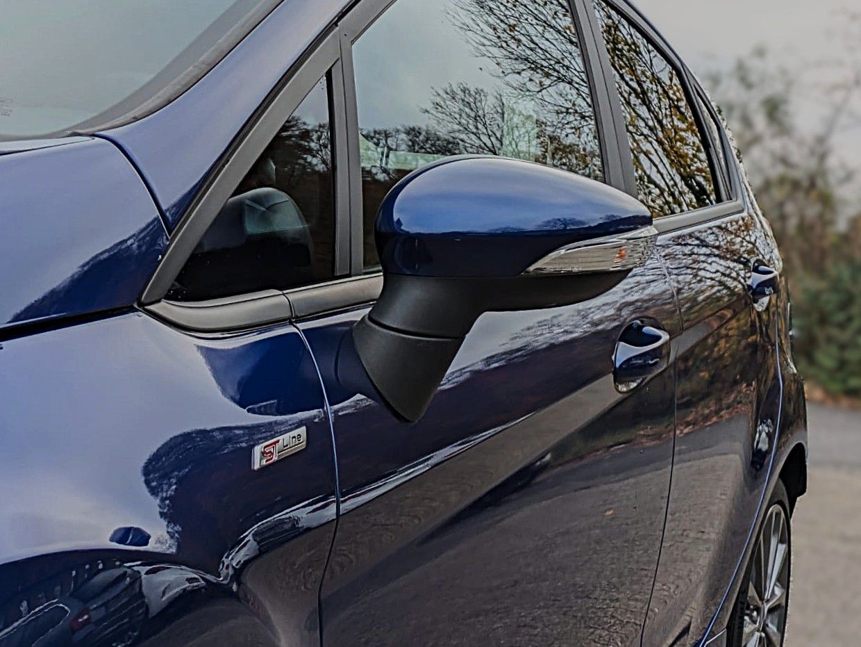 Fahrzeugabbildung Ford Fiesta ST-Line KLIMAAUT NAVI SITZH. 1.Hd