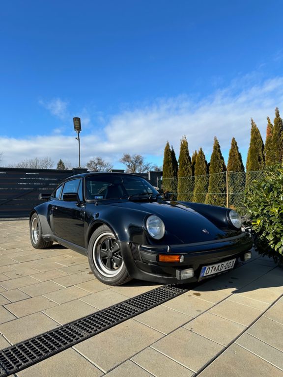 Porsche 930