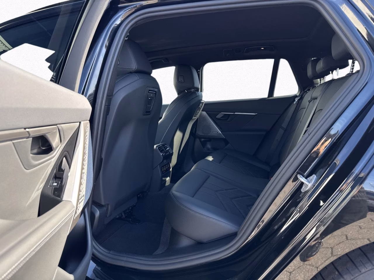 BMW 520d T M SPORT AdLED,AHK,Pano,StHz,H/K,HUD,DAPro