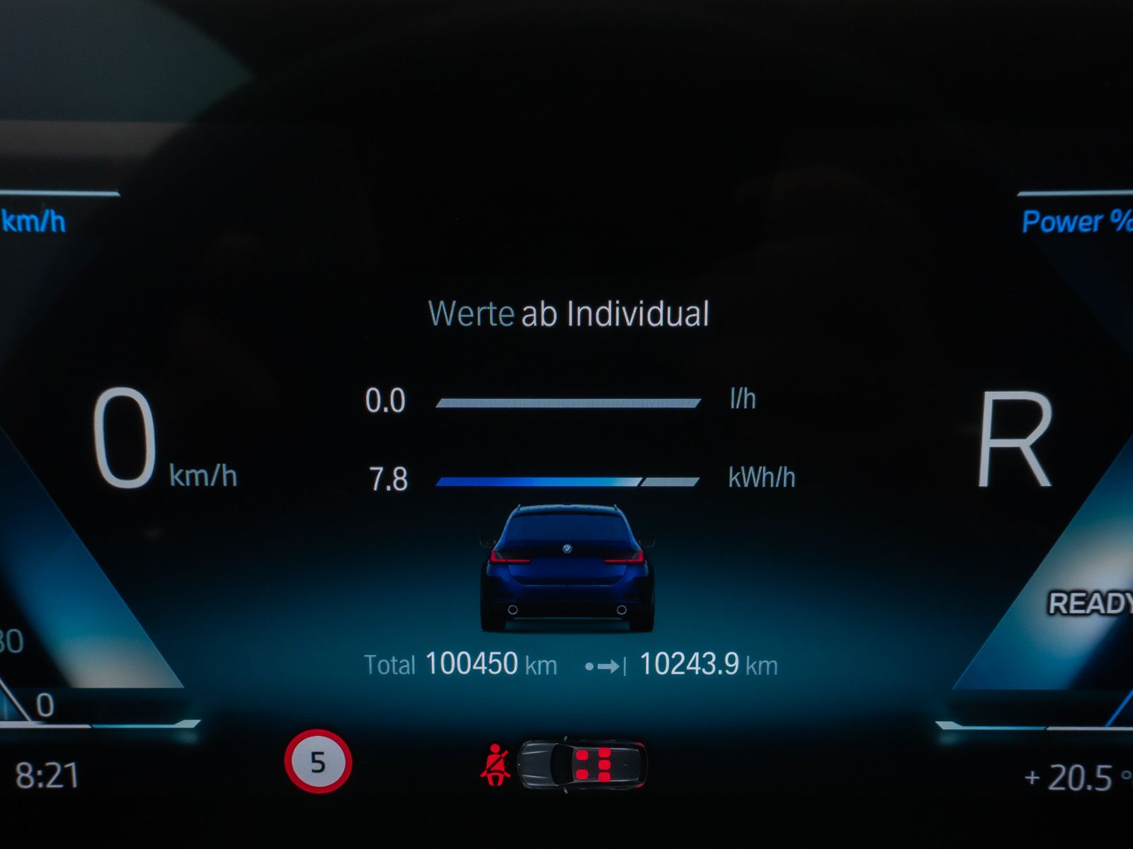 Fahrzeugabbildung BMW 330e Individual DAB HiFi Fernlichtassist PDC LED