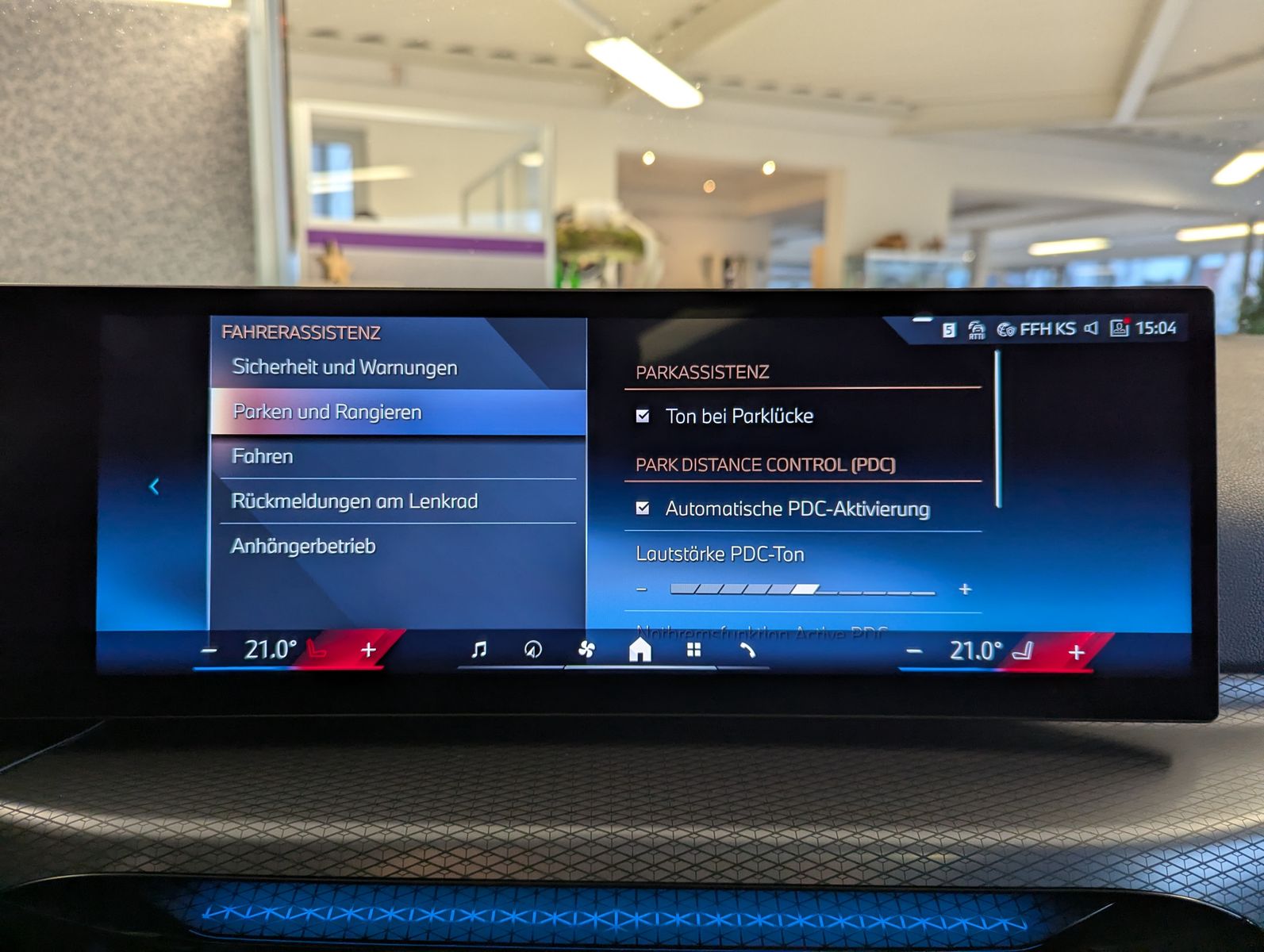 BMW 330 d xD M-Sport Pano Adaptiv M-Fahrwerk ACC AHK - Image 33