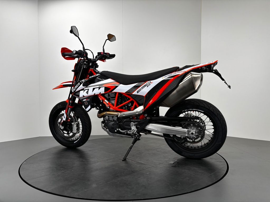 Fahrzeugabbildung KTM 690 SMC R *REIFEN NEU *KURZES HECK