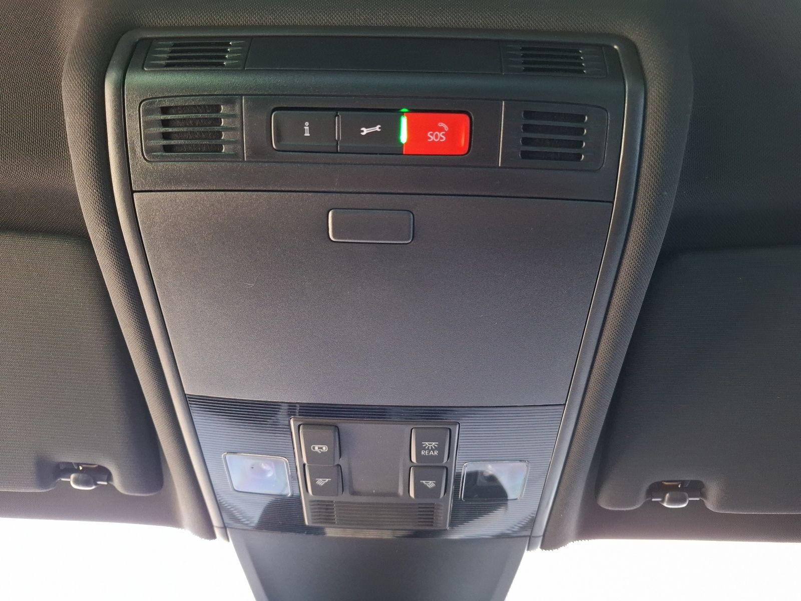 Fahrzeugabbildung Volkswagen Tiguan TDI R-Line DSG STH AHK LED AID ACC RFK 20