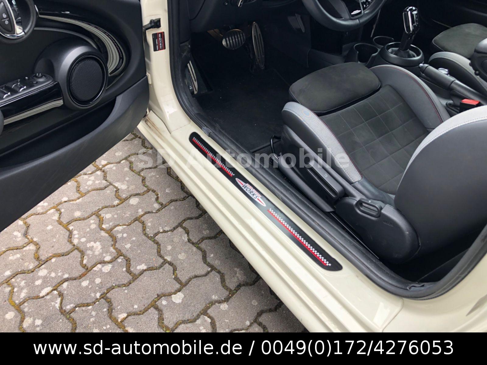 MINI Cabrio Cooper S John Cooper Works Trim