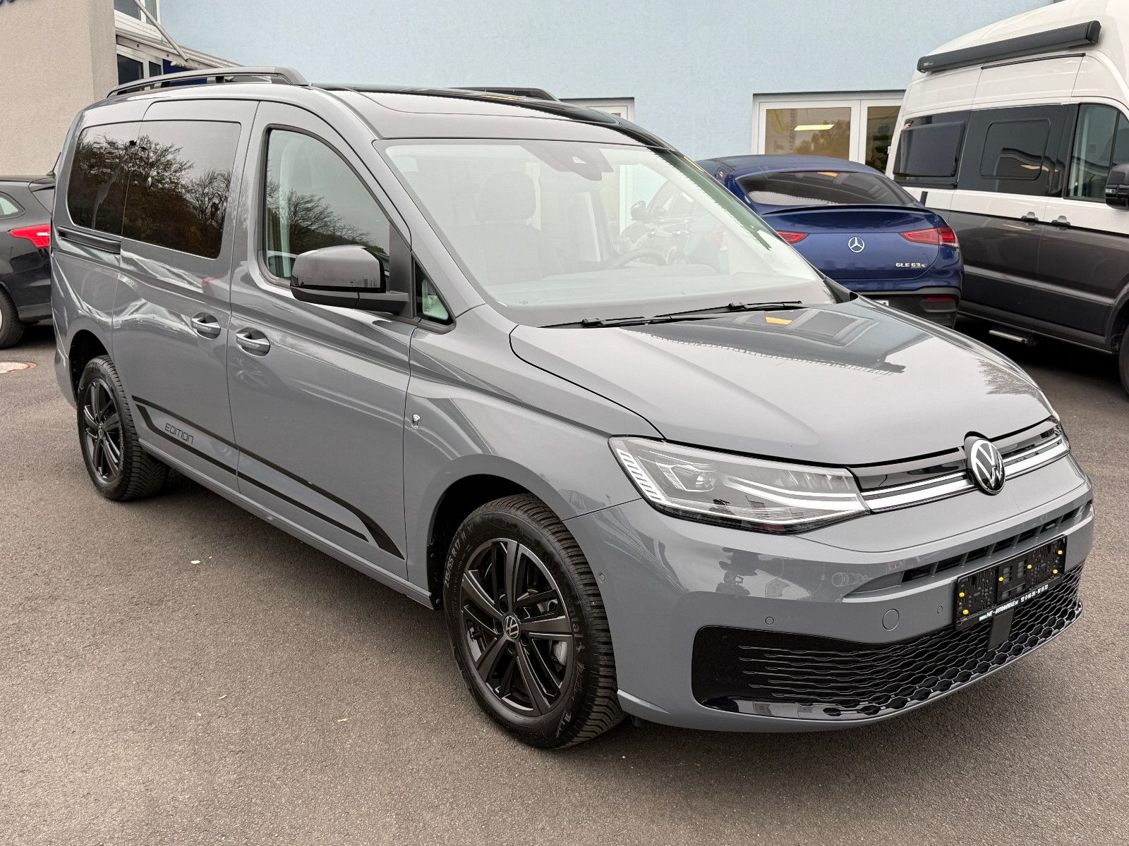Fahrzeugabbildung Volkswagen Caddy Edition Maxi 7-Sitzer ACC AHK LED Pano Kam