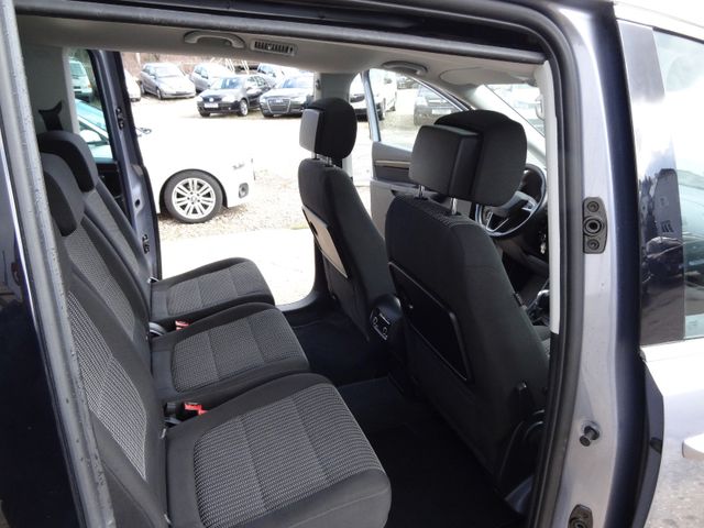 Fahrzeugabbildung Seat Alhambra Style/1.Hd/Pano/Navi/7-Sitzer/DSG/Xenon
