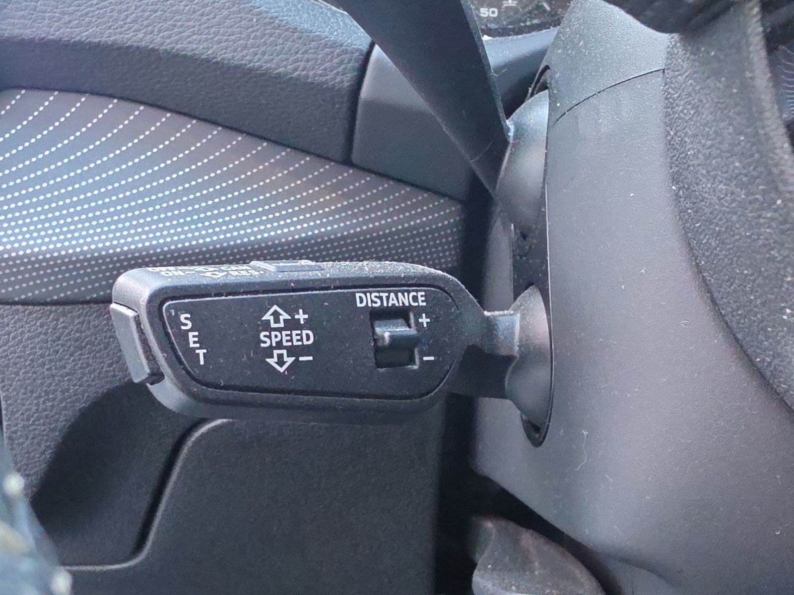 Fahrzeugabbildung Audi Q2 35 TFSI SPORT S-LINE NAVI LED PDC SHZ LEDER