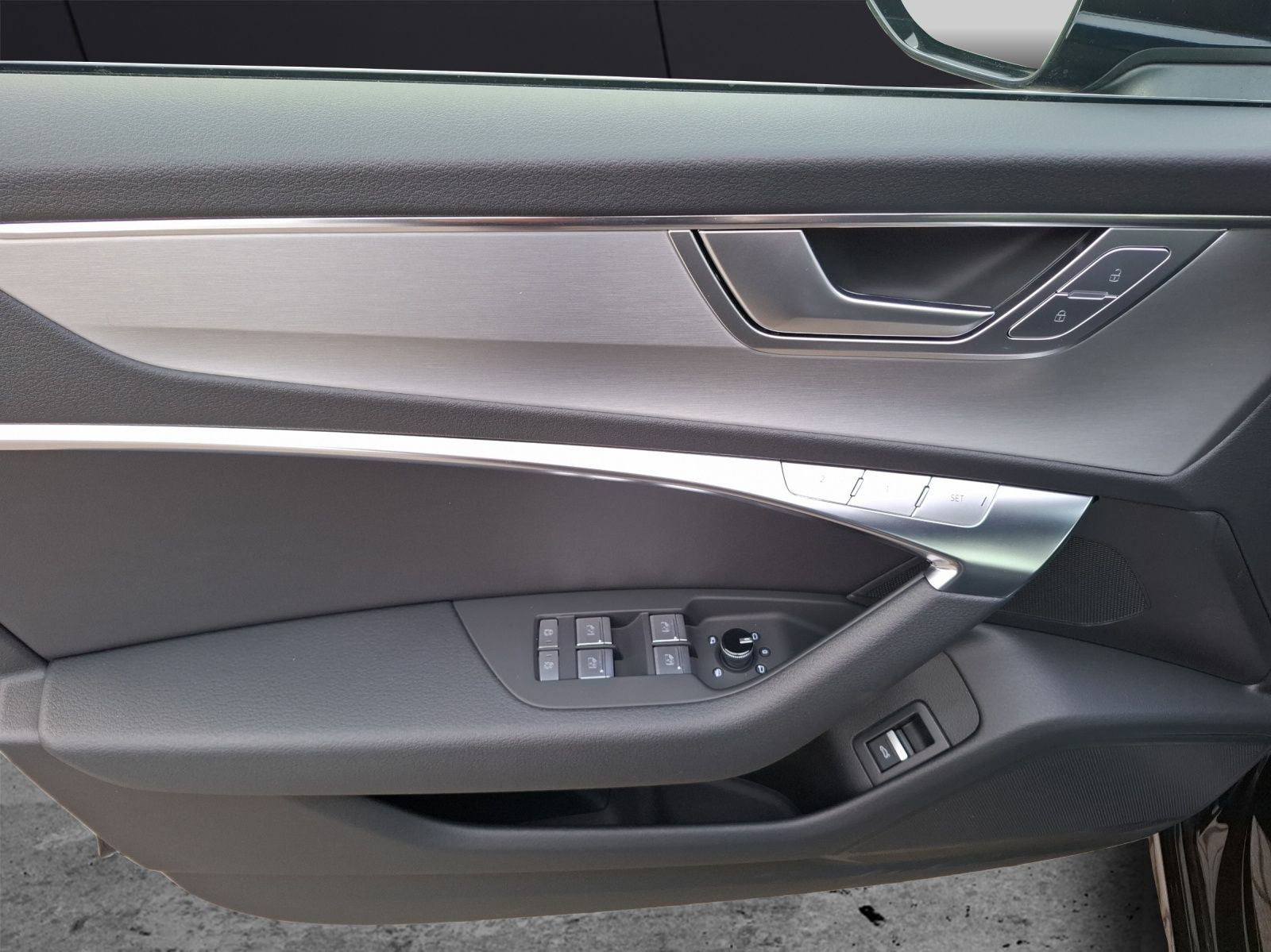 Fahrzeugabbildung Audi A6 Avant 50 TDI quattro S-line Matrix AHK Navi L