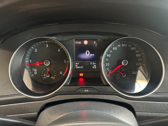 MYAUTOCENTER – Gebraucht- und Jahreswagen mit Werkstattservice in Pfaffenhofen Volkswagen Passat *AHK*ACC*KLIMAAUTO*LED*NAVI*1.HAND*