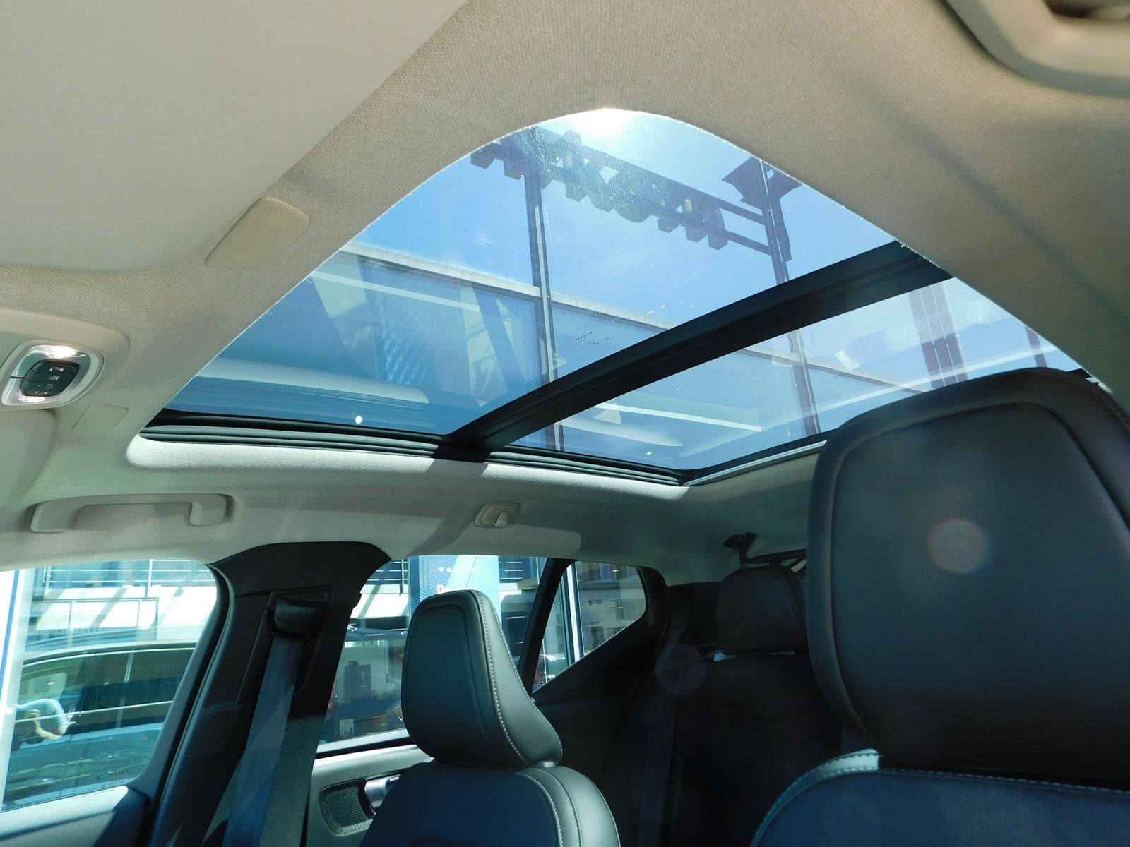 Fahrzeugabbildung Volvo XC40 T4 AWD Momentum Pro