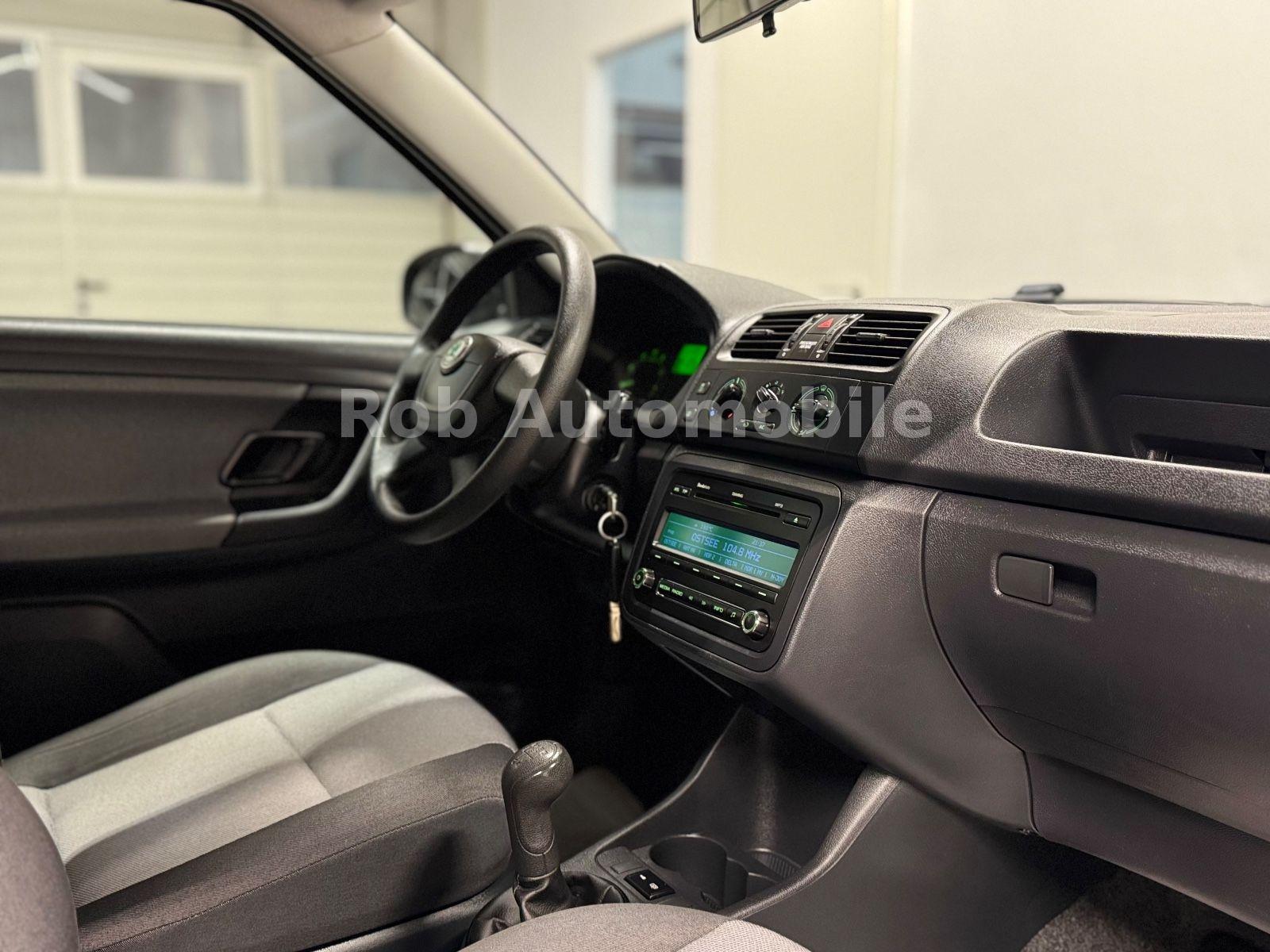 Skoda Fabia 2012 — photo 17