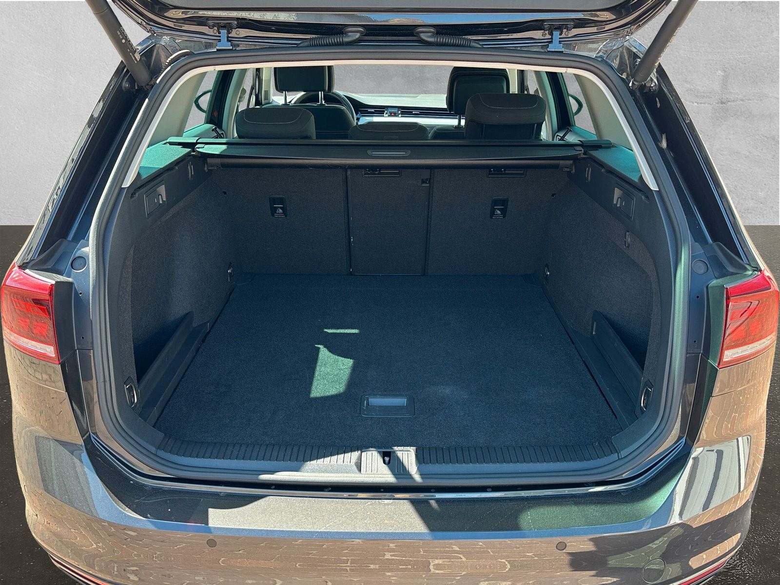 Fahrzeugabbildung Volkswagen Passat Variant Business 2.0 TDI DSG RFK App-Conn