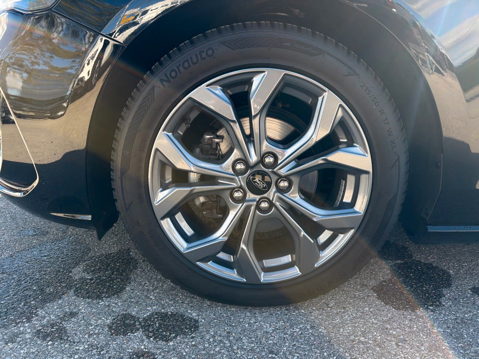 Fahrzeugabbildung Ford Focus Turnier ST-Line X
