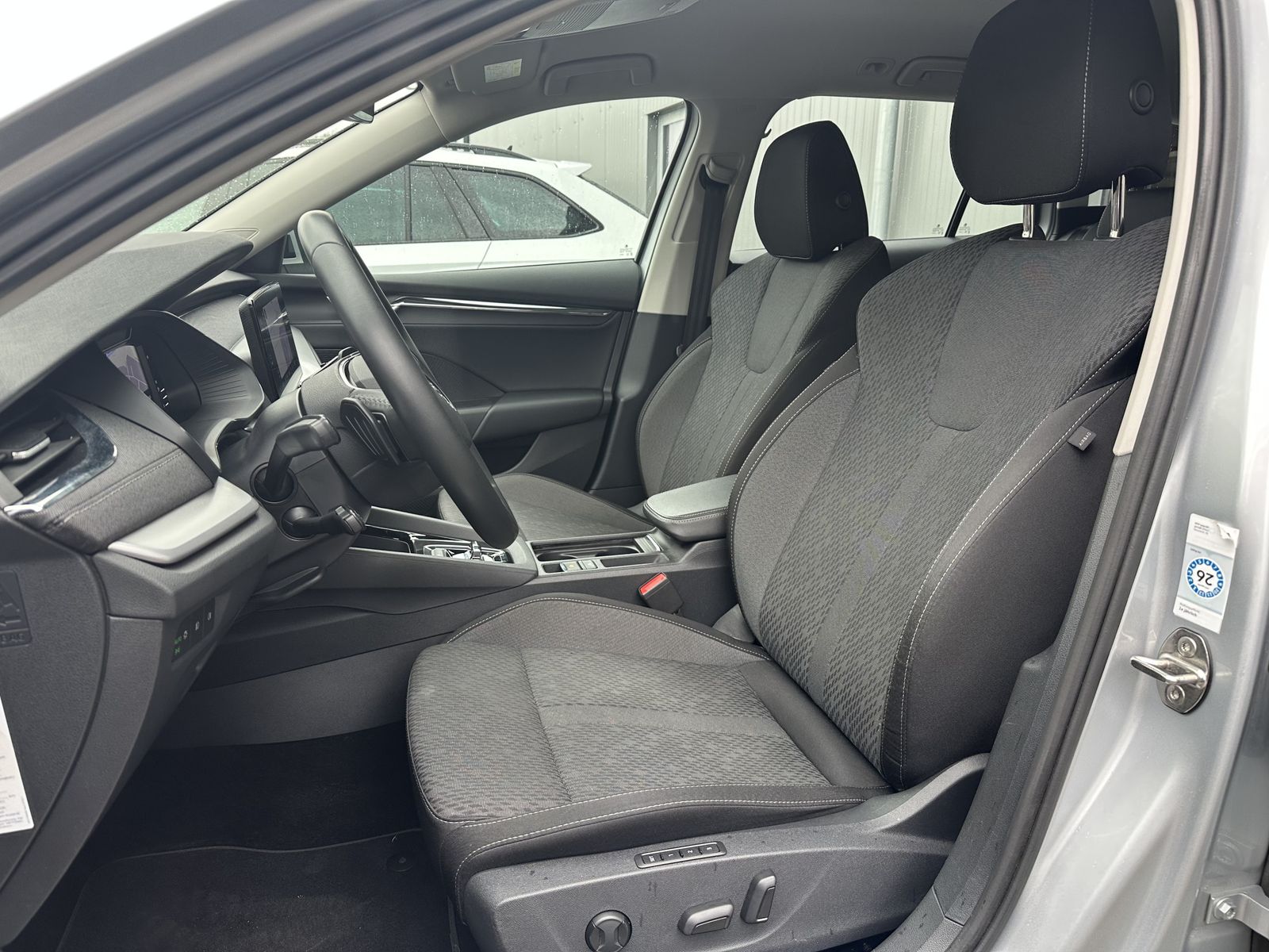 Fahrzeugabbildung SKODA Octavia Combi 2.0 TDI DSG Style NAV+LED+AHK+17ZO