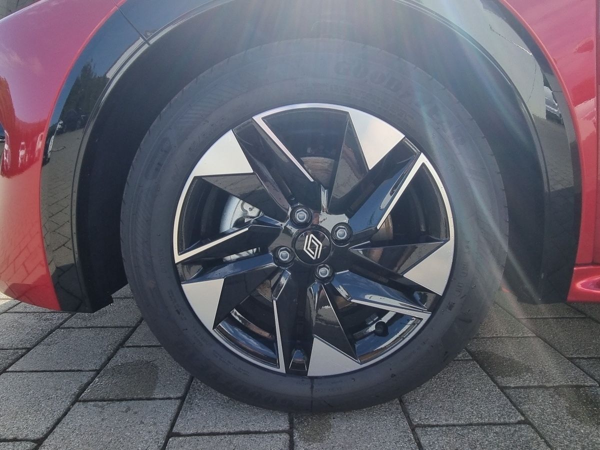 Fahrzeugabbildung Renault Clio Techno Full Hybrid E-Tech 160