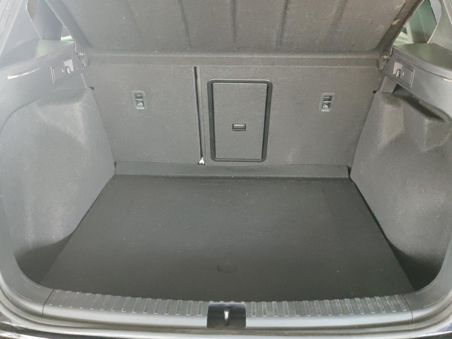 Cupra Ateca 4Drive TSI AHK-klappbar Navi Panoglasdach 
