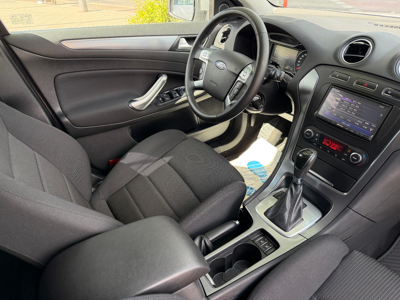 Ford Mondeo 2012 — photo 17