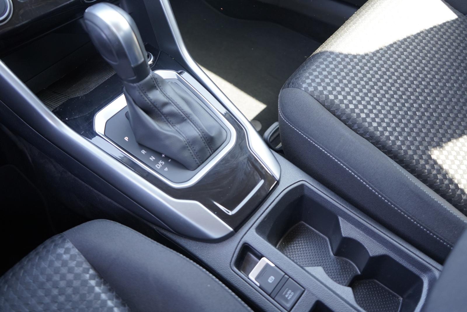 Volkswagen T-Roc 1.5 Active DSG LED Navi Klimaaut. PDC, миниатюра 18