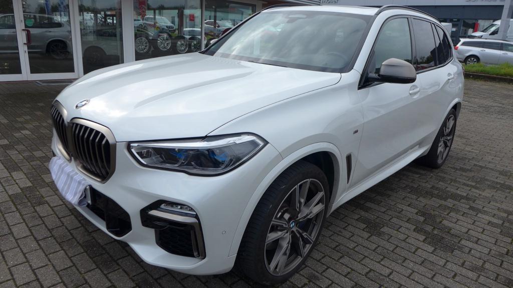 BMW X5 M50
