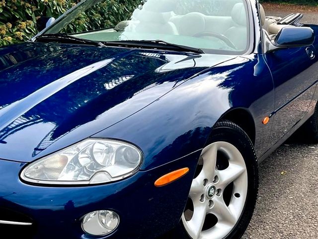 Jaguar XK8  2+2 Convertible 2001 *EU 22 Jahre in 1 Hand