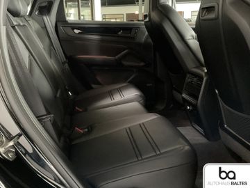 Porsche Cayenne - 8