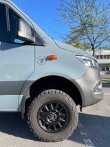 Mercedes-Benz Sprinter 907 319 4x4 L3H2 Essential Vans - Mercedes-Benz 319