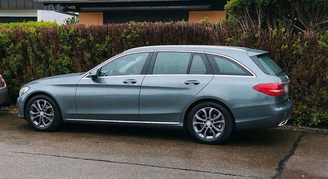 MERCEDES-BENZ C 220