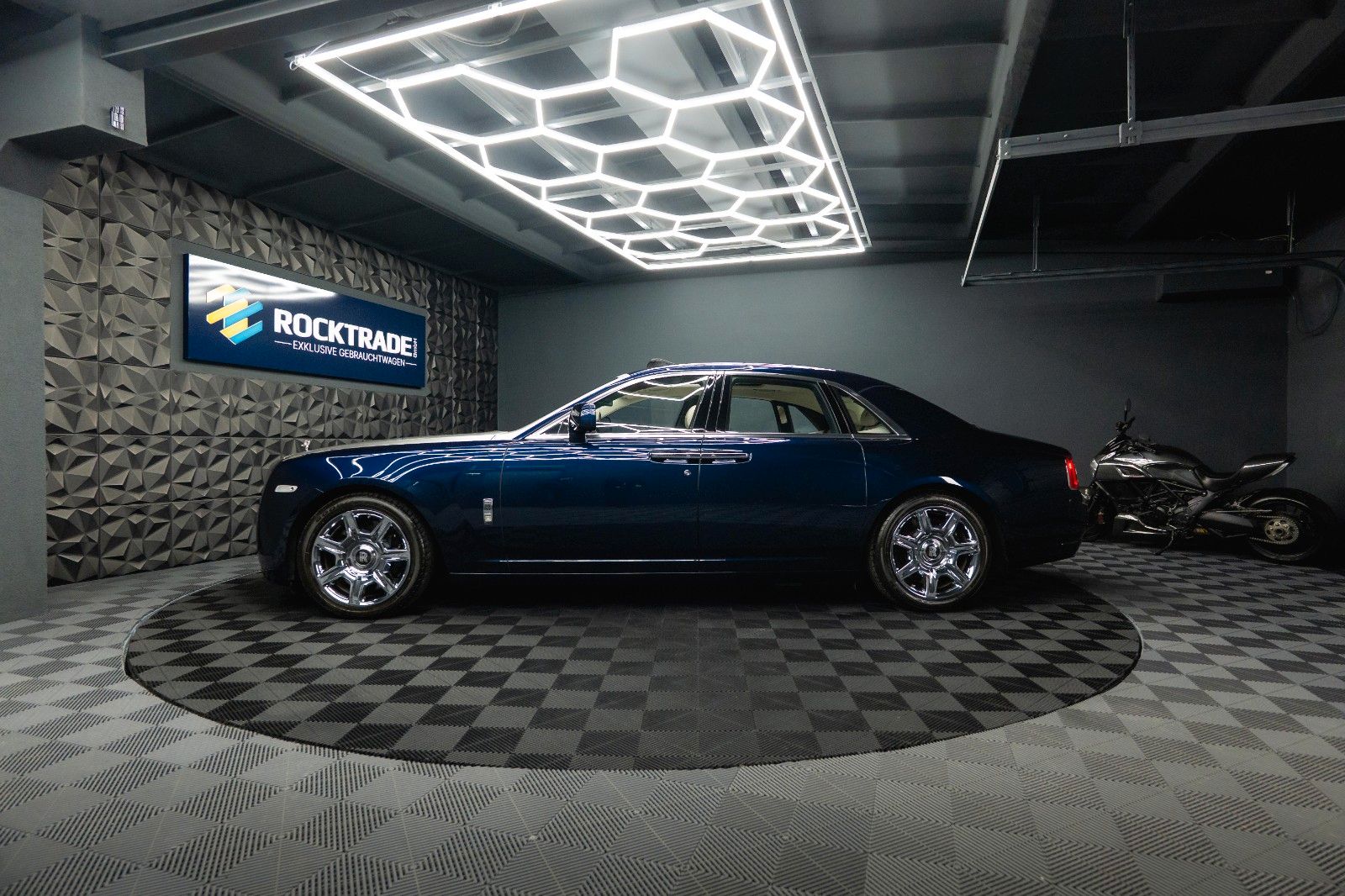 Fahrzeugabbildung Rolls-Royce Ghost V12 Full Service *Panorama*TV*360*HU*19%*