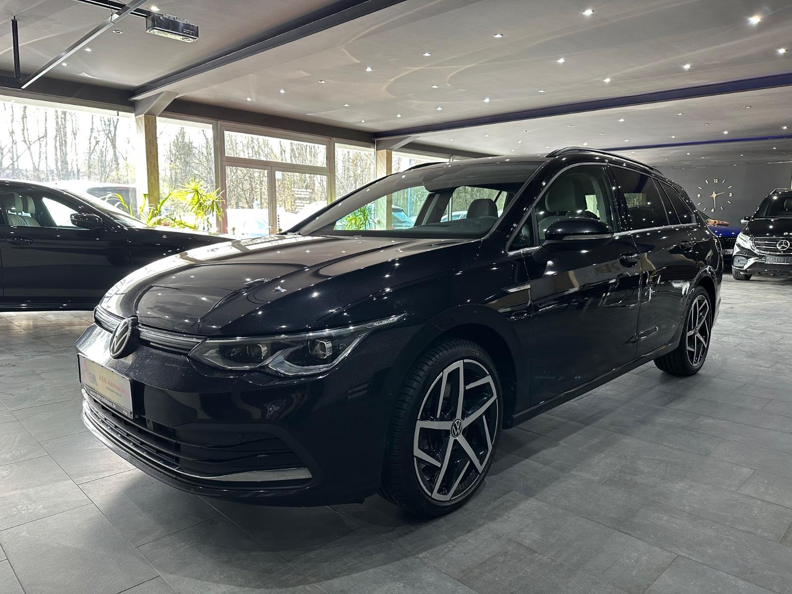 Volkswagen Golf VIII Variant DSG / ACC / KAMERA / HEAD-UP