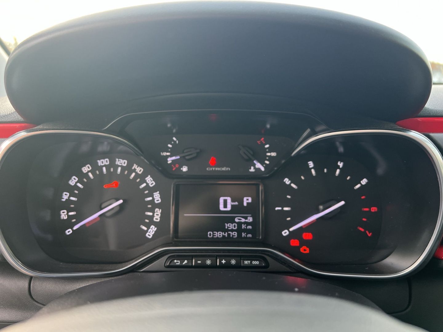 Fahrzeugabbildung Citroën C3 PT 110 S&S EAT6 Shine Pano. Navi LED CarPlay