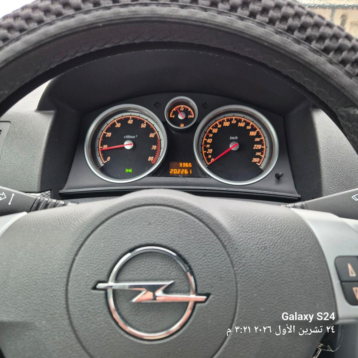 Opel Astra 2009 — photo 14