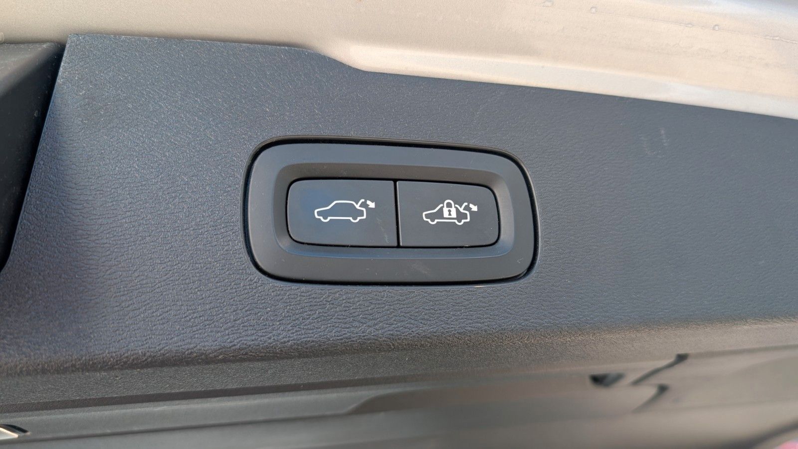 Fahrzeugabbildung Volvo V60 T8 Plug-in Hybrid | AHK | ACC | Kamera
